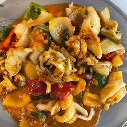 หมึกกระดองผัดไข่เค็ม