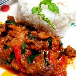 ข้าวเเพนงหมู