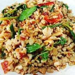 ข้าวกระเพราคลุก