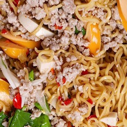 ยำมาม่า