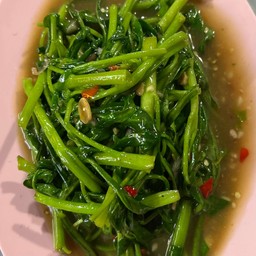 ผัดผักบุ้งไฟแดง