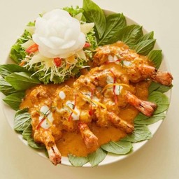 Fried King Prawn Topped with Thick Red Curry Sauce