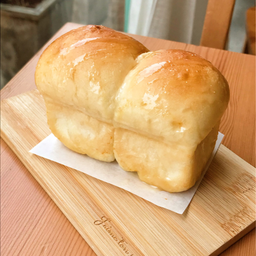 ขนมปังเนยนม