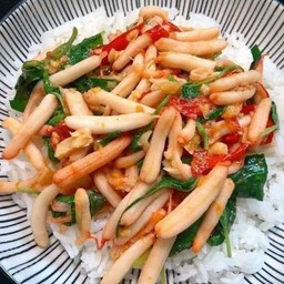 กระเพราก้ามกุ้งราดข้าว+ไข่ดาว