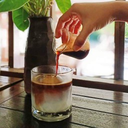 บ้านฉันท์ Slow Bar ร้อยเอ็ด