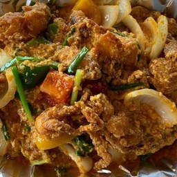 ปูนิ่มผัดผงกะหรี่