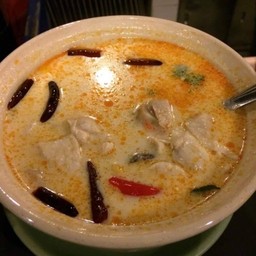 ต้มข่าไก่ CREAMY HOT & SOUR SOUP WITH CHICKEN & COCONUT MILK