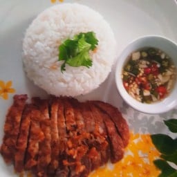 ข้าวสวยร้อนๆ+หมูทอด+พริกน้ำปลา