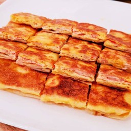 โรตีไข่-แฮม-ปูอัด