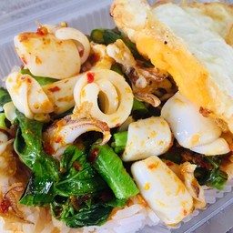 ผัดพริกแกง ราดข้าว