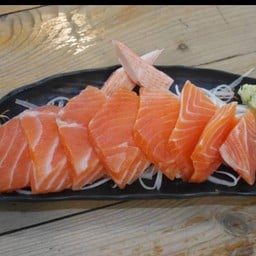 แซลมอนซาชิมิ