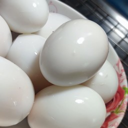 ไข่เป็ดต้มยางมะตูม