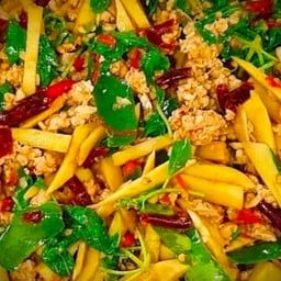 (กับข้าว)กะเพราหน่อไม้หมูสับ