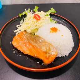 ข้าวหน้าปลาแซลมอนย่างซอสเทอริยากิ