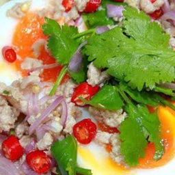 ยำไข่ต้มหมูสับ