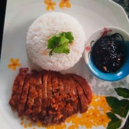 ข้าวสวยร้อนๆ+หูมทอด+น้ำพริกตาแดง