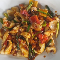 หมึกผัดพริกเผา