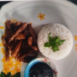 ข้าวสวยร้อนๆ + หมูแดดเดียว+น้ำพริกตาแดง