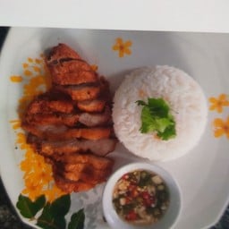 ข้าวสวยร้อนๆ+สามชั้นทอด+พริกน้ำปลา