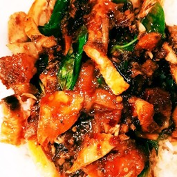 ข้าวพริกเผาไก่กรอบ