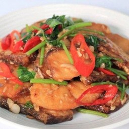 ปลากะพงผัดขึ้นฉ่าย