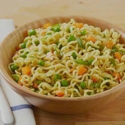 Maggie masala noodle with vegetable