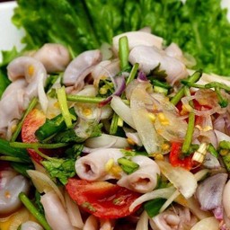 ยำไส้ตัน