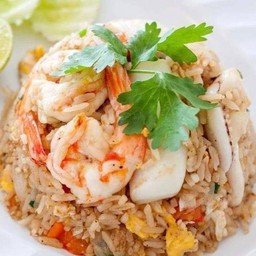 ข้าวผัดรวมมิตร