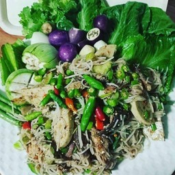 ยำขนมจีนปลาทูหมูยอ