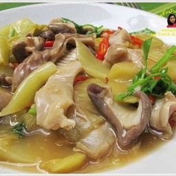 ผัดกระเพาะหมูเกี๊ยมฉ่าย