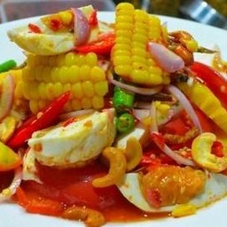 ยำข้าวโพดมะม่วงไข่เค็ม