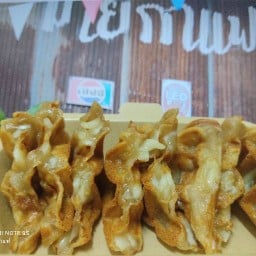 บ้าบิ่นมะพร้าวอ่อน&วาฟเฟิลมีไส้ by มายกาแฟ @แพร่