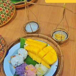 พร้อมไอติมกะทิหอมๆ ฟินๆ