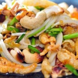 ยำสามกรอบ