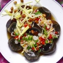 ยำไข่เยี่ยวม้า