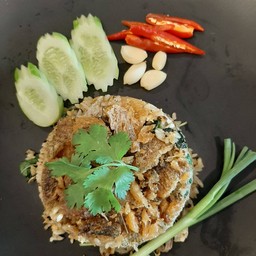 ข้าวผัดปลาสลิด