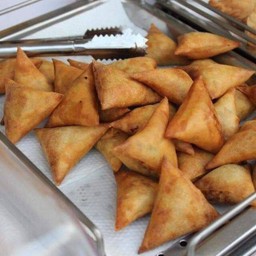 ซาโมซา เนื้อ พร้อมทาน