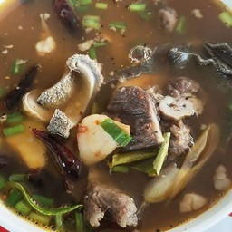 ต้มแซ่บเครื่องในเนื้อ
