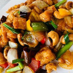 ไก่ผัดเม็ดมะม่วง