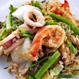 สุกี้แห้งกุ้งหมึก