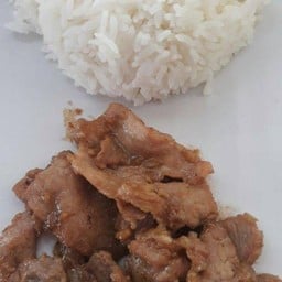 ข้าวราด หมูกระเทียม