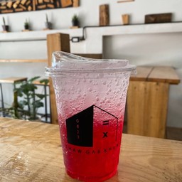 สตอเบอรี่โซดา