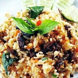 ข้าวผัดหอยลายน้ำพริกเผา