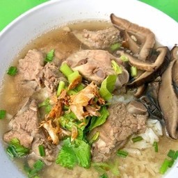 ข้าวต้มซี่โครงหมูเห็ดหอม