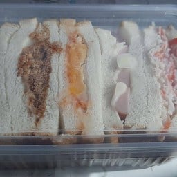 แซนวิชชุดใหญ่ขนมปังขาว