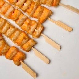 เก้า แซลมอนย่างเสียบไม้