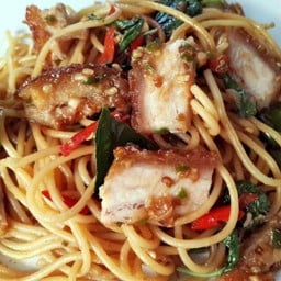 สปาเก็ตตี้ขี้เมาหมูกรอบ