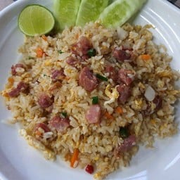 ข้าวผัดเนื้อแดดเดียว