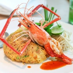 ผัดไทยกุ้งแม่น้ำ