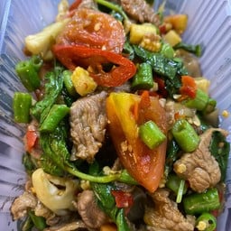 ก๋วยเตี๋ยวผัดขี้เมาเนื้อ